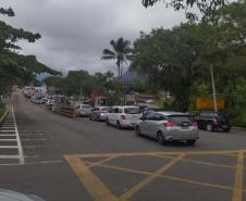 Batalhão Rodoviário faz inversão de pista na PR 412 sentido Ferry Boat no Litoral para retorno do Carnaval