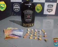 No Noroeste do estado, PM prende quatro homens e apreende simulacro e drogas