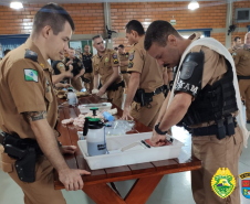 Policiais do 10º BPM recebem instrução sobre atendimento pré-hospitalar em combate, em Apucarana