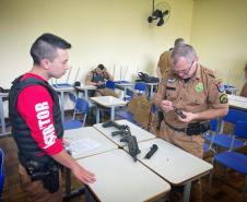 Polícia Militar do Paraná: NÓS FAZEMOS A DIFERENÇA.