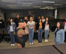 Alunos do Colégio da Vila Militar de Maringá visitam QCG