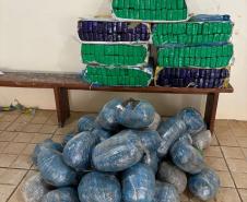 A carga incluía 50 pacotes de capulho e 7 fardos de maconha prensada