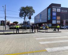 AÇÃO NAS CANALETAS DE ÔNIBUS