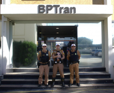 BPTRAN RECEBE VISITA DE RECÉM-NASCIDO SALVA POR POLICIAIS