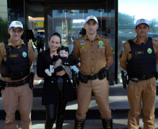 BPTRAN RECEBE VISITA DE RECÉM-NASCIDO SALVA POR POLICIAIS
