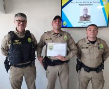 Café dos aniversáriantes e Policial destaque do mês