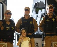 O policiamento ostensivo esteve presente nos locais de maior movimento, como praias, praças e eventos públicos, garantindo a segurança durante os shows e queima de fogos.