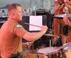 Banda da Polícia Militar do Paraná (PMPR) se apresentou no Palco Sunset