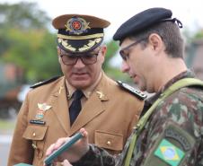 Comandante-Geral da PMPR recebe Medalha do Exército em solenidade 