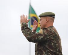 Comandante-Geral da PMPR recebe Medalha do Exército em solenidade 
