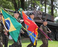 Comandante-Geral da PMPR recebe Medalha do Exército em solenidade 