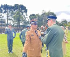 Comandante-Geral da PMPR recebe Medalha do Exército em solenidade 