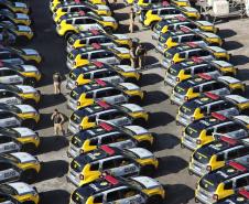 Investimento de R$ 63 milhões: Ratinho Junior entrega 431 motos e viaturas para a PMPR