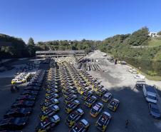Investimento de R$ 63 milhões: Ratinho Junior entrega 431 motos e viaturas para a PMPR