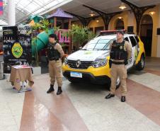 Exposição "Exemplos que Arrastam" da PMPR chega ao Shopping Estação