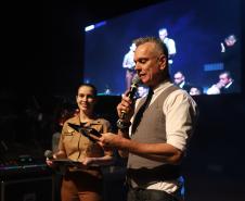Com o tema “Vozes”, o espetáculo trouxe ao palco uma coletânea musical que revisita a trajetória da banda