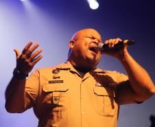 Com o tema “Vozes”, o espetáculo trouxe ao palco uma coletânea musical que revisita a trajetória da banda