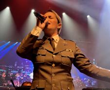Com o tema “Vozes”, o espetáculo trouxe ao palco uma coletânea musical que revisita a trajetória da banda