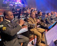 Com o tema “Vozes”, o espetáculo trouxe ao palco uma coletânea musical que revisita a trajetória da banda
