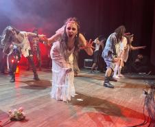 Com o tema “Vozes”, o espetáculo trouxe ao palco uma coletânea musical que revisita a trajetória da banda