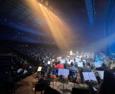Com o tema “Vozes”, o espetáculo trouxe ao palco uma coletânea musical que revisita a trajetória da banda