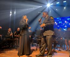 Com o tema “Vozes”, o espetáculo trouxe ao palco uma coletânea musical que revisita a trajetória da banda