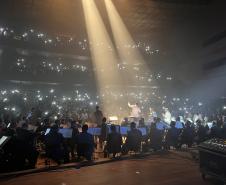 Com o tema “Vozes”, o espetáculo trouxe ao palco uma coletânea musical que revisita a trajetória da banda
