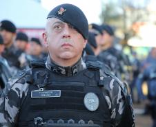 A Polícia Militar participa de maneira estratégica, mobilizando efetivo local e unidades especializadas 