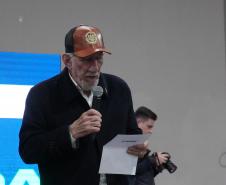 A Polícia Militar do Paraná também participa ativamente da feira, garantindo a segurança de todos os visitantes e mantendo um estande de exposição