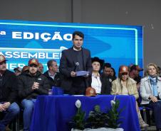 A Polícia Militar do Paraná também participa ativamente da feira, garantindo a segurança de todos os visitantes e mantendo um estande de exposição