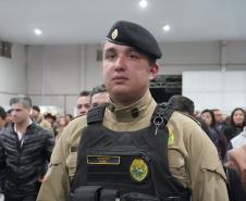 A Polícia Militar do Paraná também participa ativamente da feira, garantindo a segurança de todos os visitantes e mantendo um estande de exposição