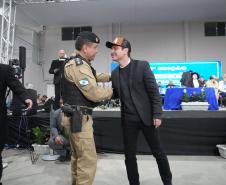 A Polícia Militar do Paraná também participa ativamente da feira, garantindo a segurança de todos os visitantes e mantendo um estande de exposição
