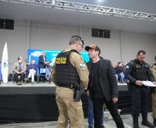 A Polícia Militar do Paraná também participa ativamente da feira, garantindo a segurança de todos os visitantes e mantendo um estande de exposição