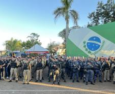 A Polícia Militar participa de maneira estratégica, mobilizando efetivo local e unidades especializadas 