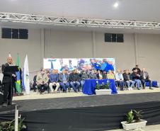 A Polícia Militar do Paraná também participa ativamente da feira, garantindo a segurança de todos os visitantes e mantendo um estande de exposição