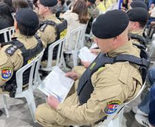 A Polícia Militar do Paraná também participa ativamente da feira, garantindo a segurança de todos os visitantes e mantendo um estande de exposição
