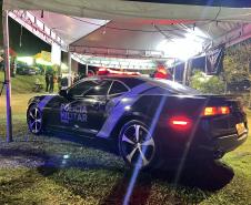 A Polícia Militar do Paraná também participa ativamente da feira, garantindo a segurança de todos os visitantes e mantendo um estande de exposição