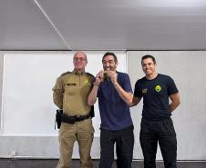 PMPR realiza torneio de vôlei com presença de atleta campeão pela seleção brasileira