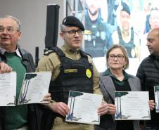 A Polícia Militar do Paraná também participa ativamente da feira, garantindo a segurança de todos os visitantes e mantendo um estande de exposição