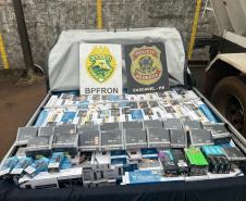 Polícia Militar do Paraná apreende veículo carregado com pacotes de cigarros e anabolizantes em Céu Azul