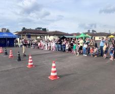 Quartéis da PMPR recebem comunidade em tarde de integração e proximidade