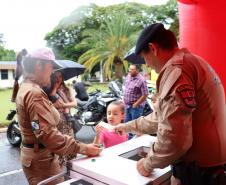 Quartéis da PMPR recebem comunidade em tarde de integração e proximidade