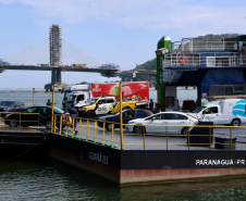 PMPR orienta motoristas a viajar em horários alternativos no acesso ao ferry boat de Guaratuba