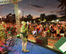  PMPR anima a noite de Caiobá
