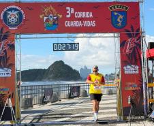 Comandante-Geral da PMPR prestigia 3ª Corrida dos Guarda-Vidas em Matinhos