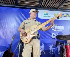 Com grande público presente, a apresentação aconteceu no estande da emissora, transformando a noite em um verdadeiro espetáculo musical à beira-mar