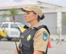 Mesmo com a chuva que caiu durante parte da apresentação, o público permaneceu no local