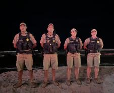 Mesmo com a chuva que caiu durante parte da apresentação, o público permaneceu no local