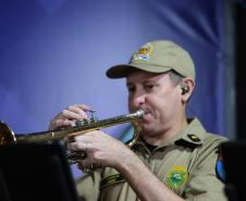 Com grande público presente, a apresentação aconteceu no estande da emissora, transformando a noite em um verdadeiro espetáculo musical à beira-mar