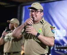 Com grande público presente, a apresentação aconteceu no estande da emissora, transformando a noite em um verdadeiro espetáculo musical à beira-mar